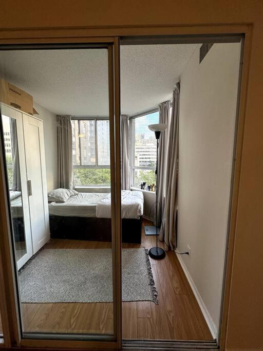 Best Location In Downtown- Walking To Eaton Centre, Nathan Phillips Square, Yonge-Dundas, Ikea,Transit Toronto Exterior foto