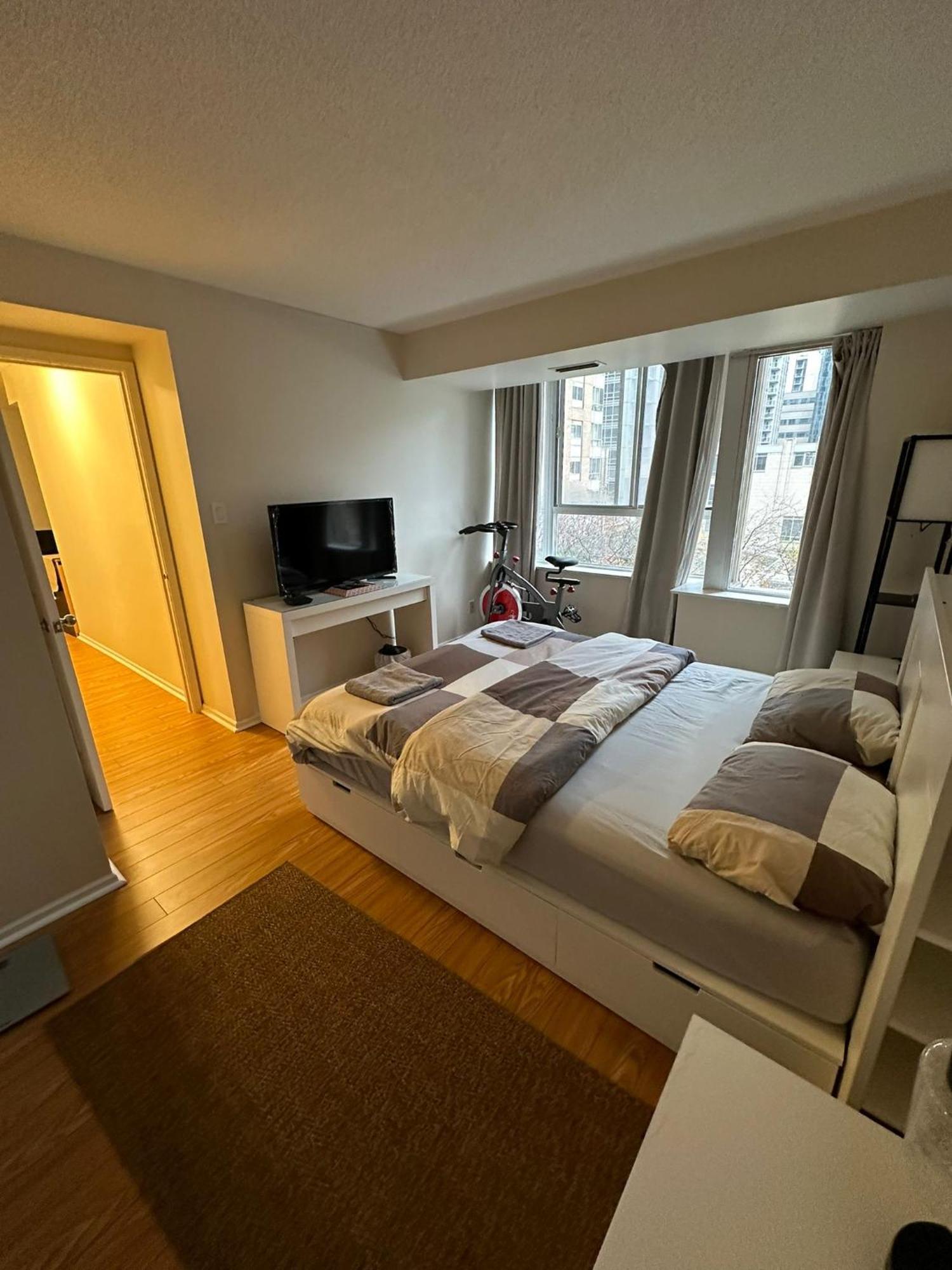 Best Location In Downtown- Walking To Eaton Centre, Nathan Phillips Square, Yonge-Dundas, Ikea,Transit Toronto Exterior foto